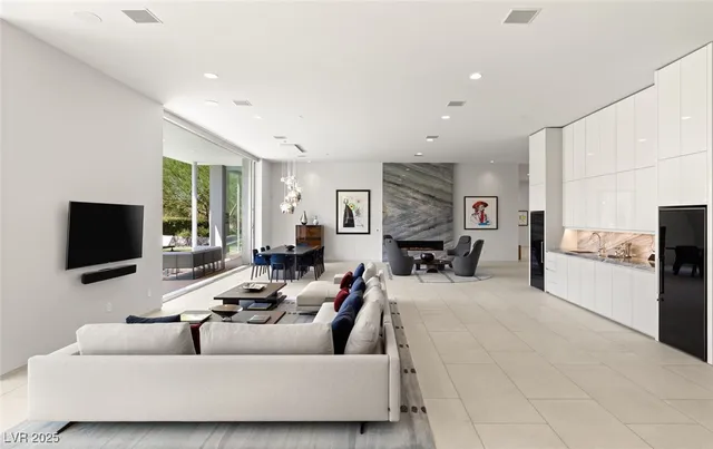 $8,500,000 | 94 Hawk Ridge Drive, Las Vegas, NV 89135