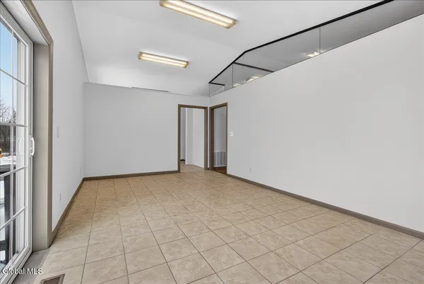 $2,500 | 54 Freemans Bridge Road, Unit 54A, Glenville, NY 12302