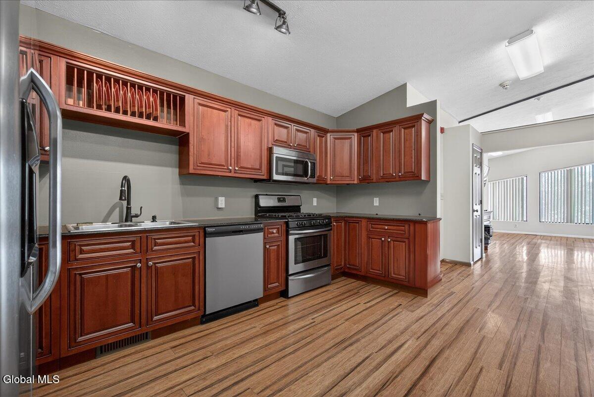 54 Freemans Bridge Road, Unit 54A Glenville, NY 12302 - Photo 3 of 17 04-54 Freemans Bridge Rd-4