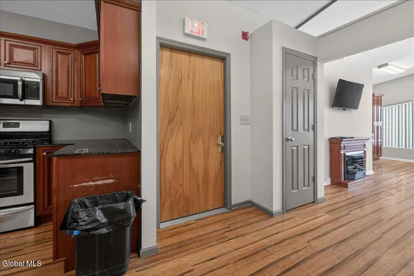 $2,500 | 54 Freemans Bridge Road, Unit 54A, Glenville, NY 12302