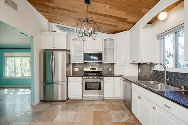 $3,999 | 2404 Barton Skyway, Austin, TX 78704