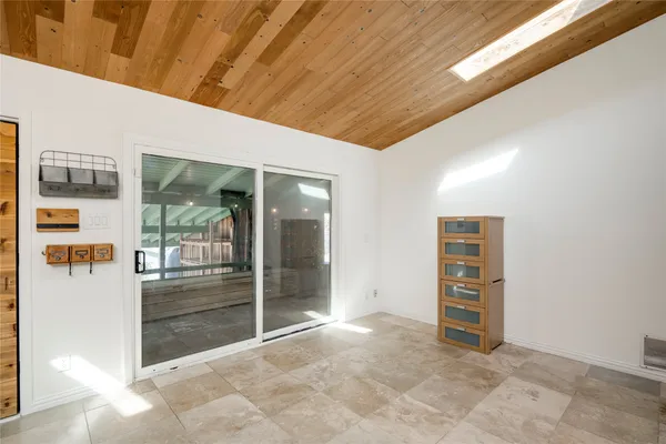 $3,999 | 2404 Barton Skyway, Austin, TX 78704