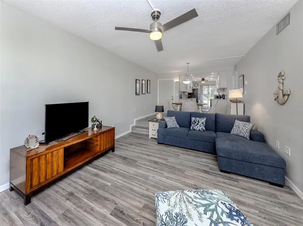 $499,000 | 1555 Tarpon Center Drive, Unit 140, Venice, FL 34285