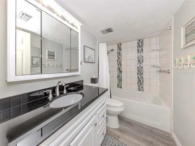 $519,900 | 1555 Tarpon Center Drive, Unit 140, Venice, FL 34285