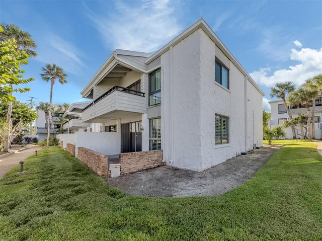 $519,900 | 1555 Tarpon Center Drive, Unit 140, Venice, FL 34285