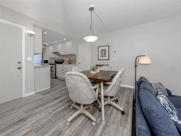 $499,000 | 1555 Tarpon Center Drive, Unit 140, Venice, FL 34285