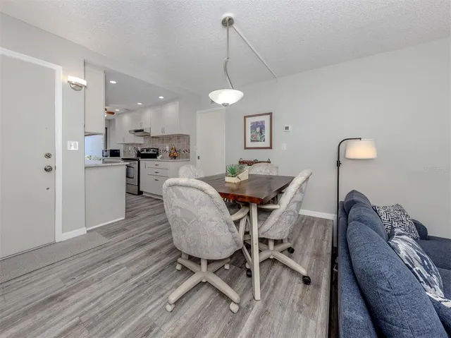 $519,900 | 1555 Tarpon Center Drive, Unit 140, Venice, FL 34285