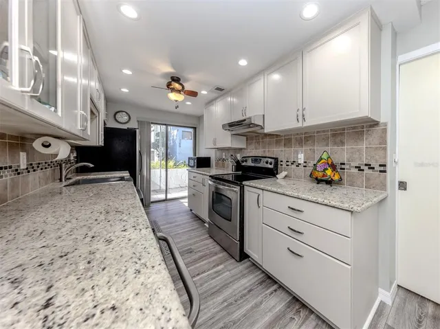 $519,900 | 1555 Tarpon Center Drive, Unit 140, Venice, FL 34285