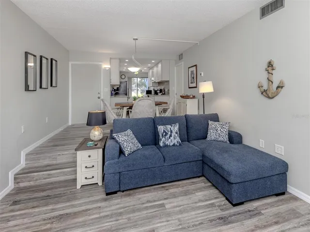 $519,900 | 1555 Tarpon Center Drive, Unit 140, Venice, FL 34285