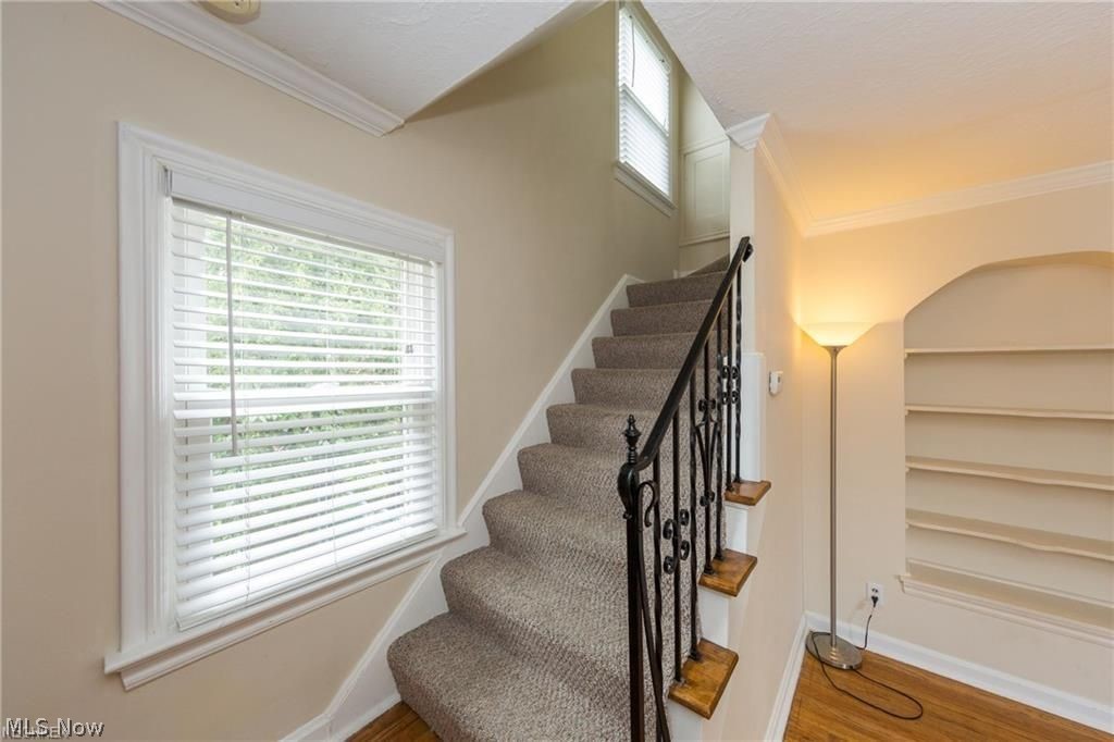 945 Rushleigh Road Cleveland Heights, OH 44121 - Photo 18 of 29