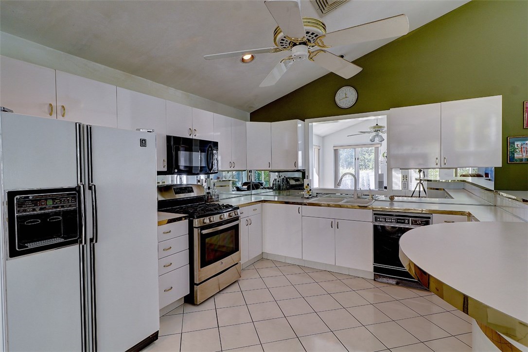 74 Swan Road Smithfield, RI 02917 - Photo 10 of 40