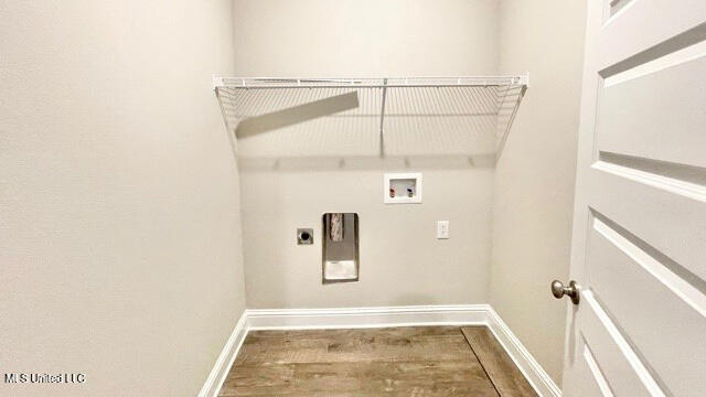 9510 Mossy Road Biloxi, MS 39532 - Photo 22 of 30 Laundry