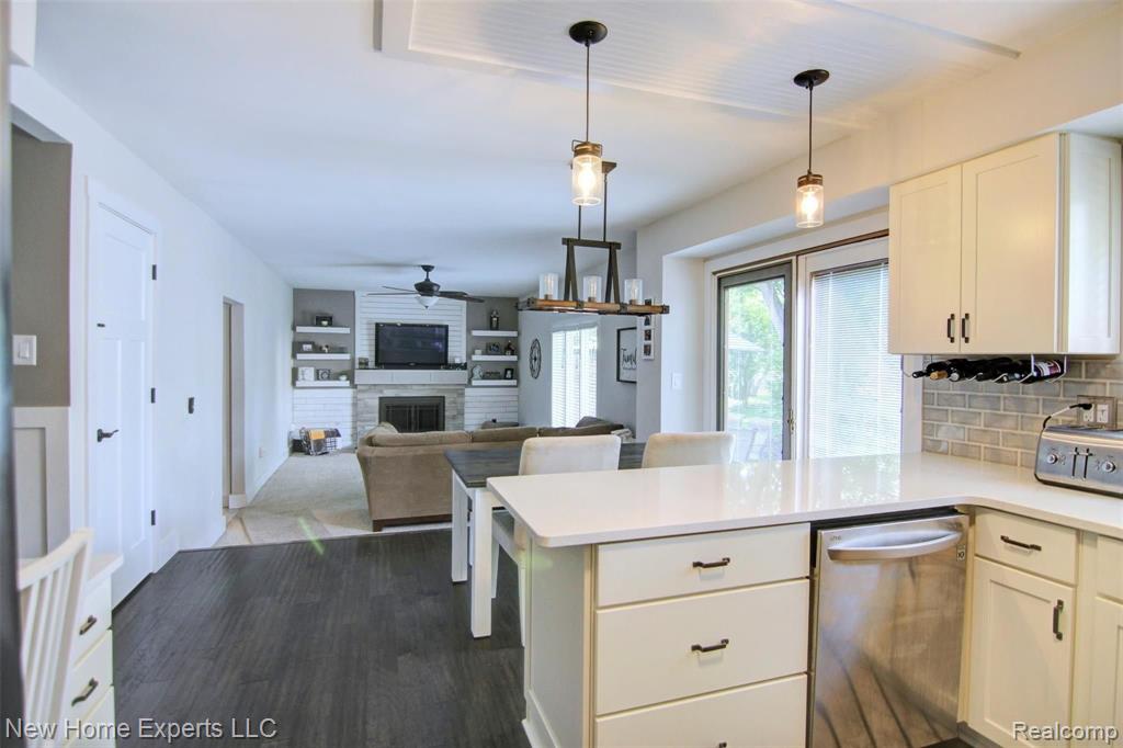 21995 Clover Lane Novi, MI 48375 - Photo 8 of 35