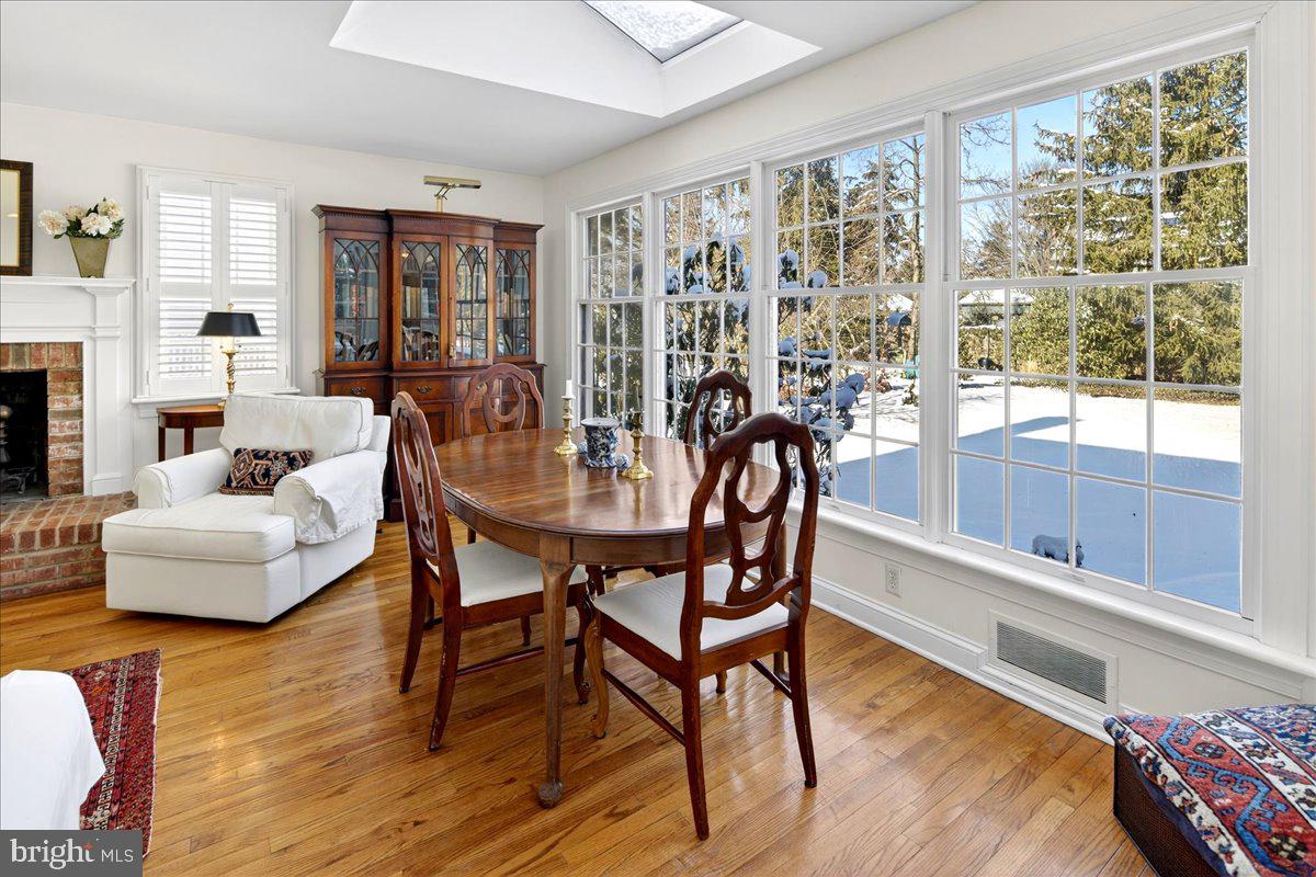 300 Western Way Princeton, NJ 08540 - Photo 15 of 42 Dining area