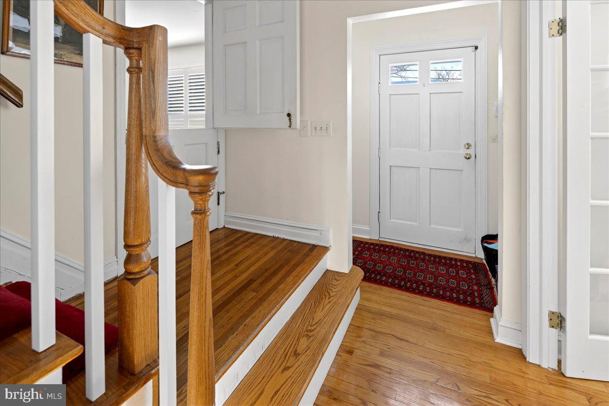300 Western Way Princeton, NJ 08540 - Photo 2 of 42 Entry foyer