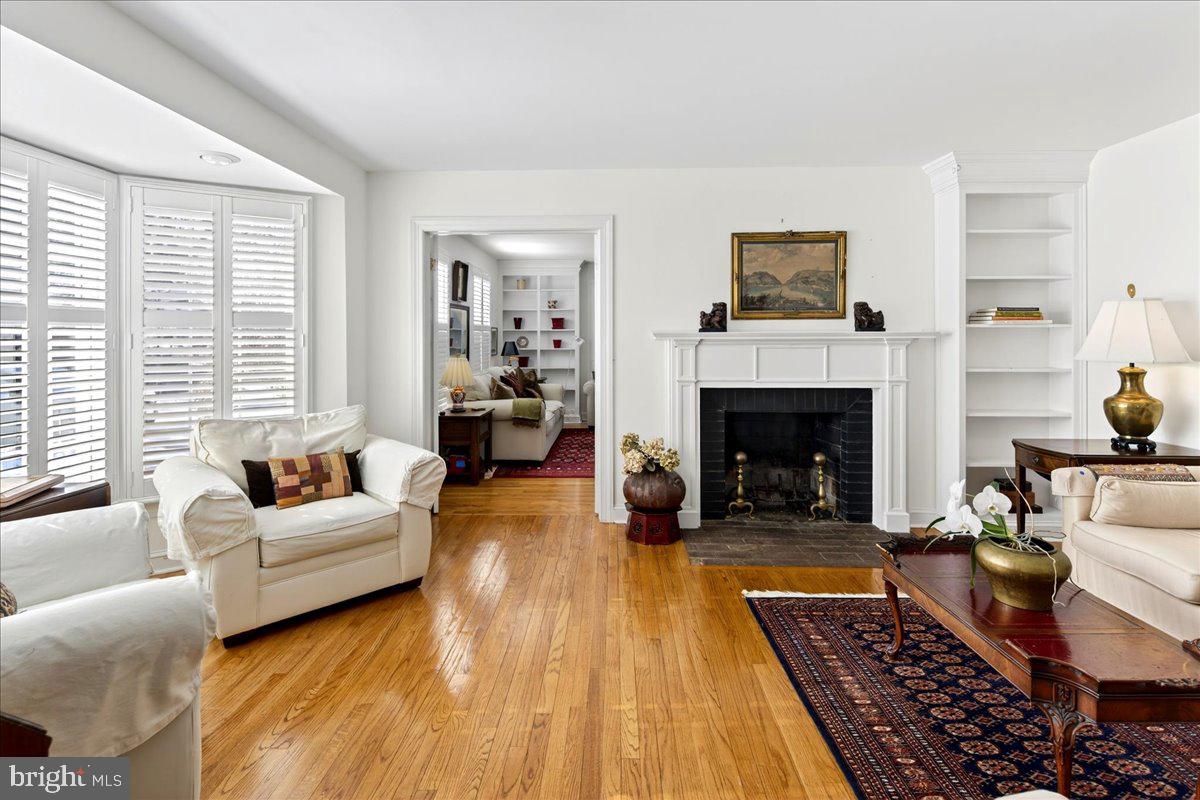 300 Western Way Princeton, NJ 08540 - Photo 3 of 42 Living room