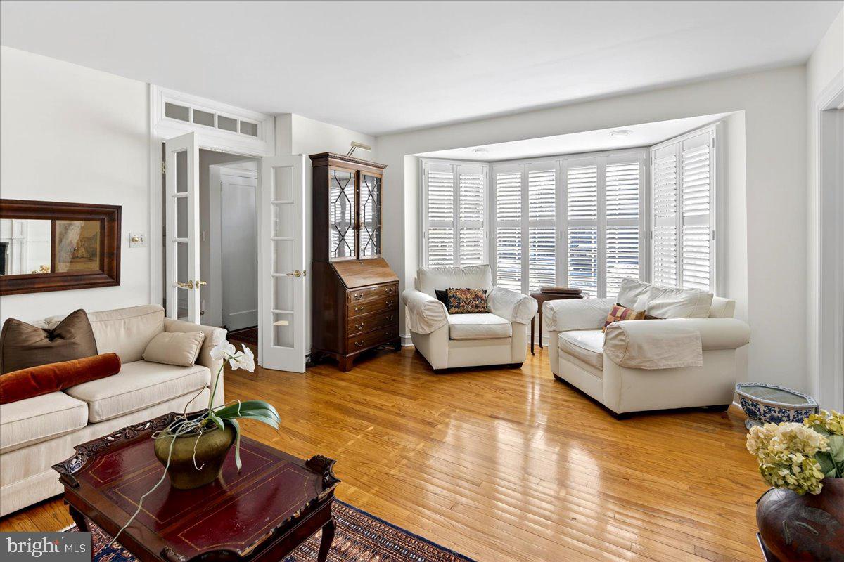 300 Western Way Princeton, NJ 08540 - Photo 4 of 42 Living room alcove