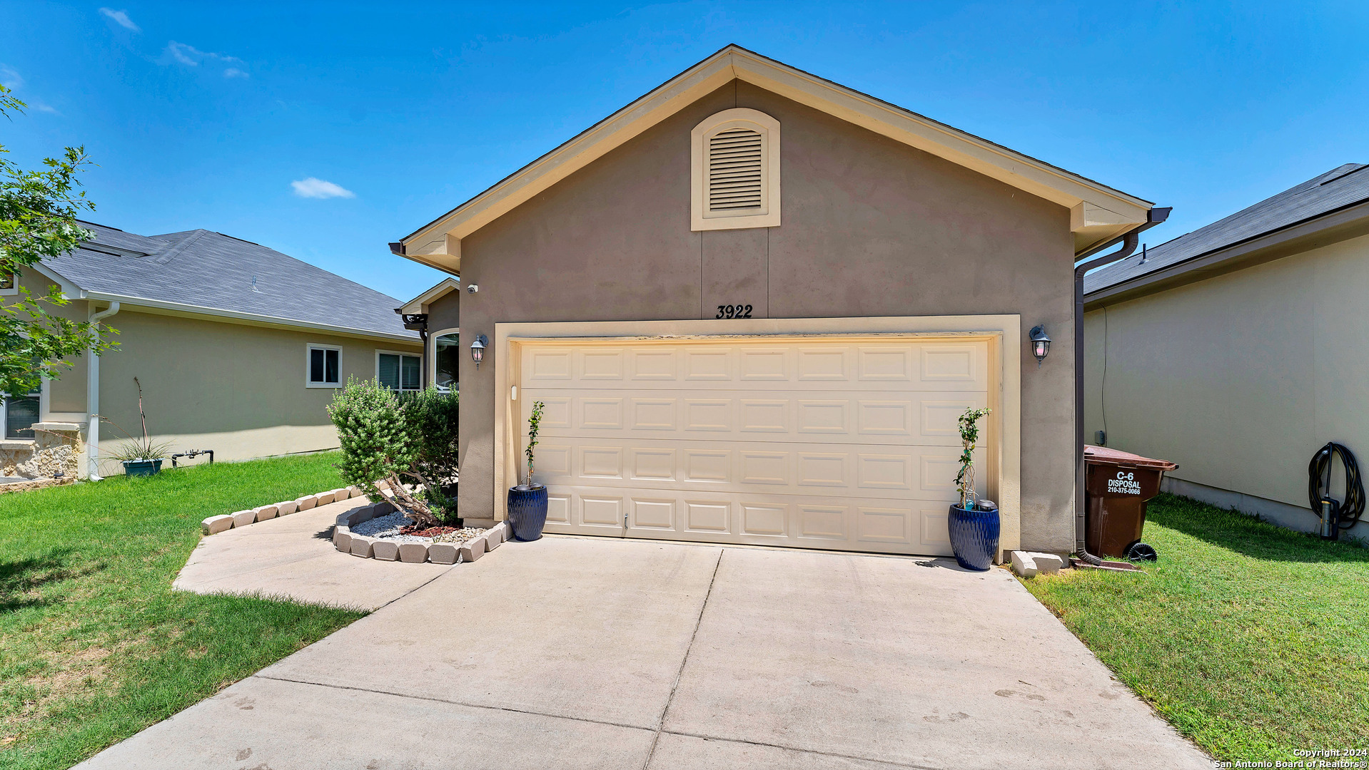 3922 Key W Way Converse, TX 78109 - Photo 4 of 38
