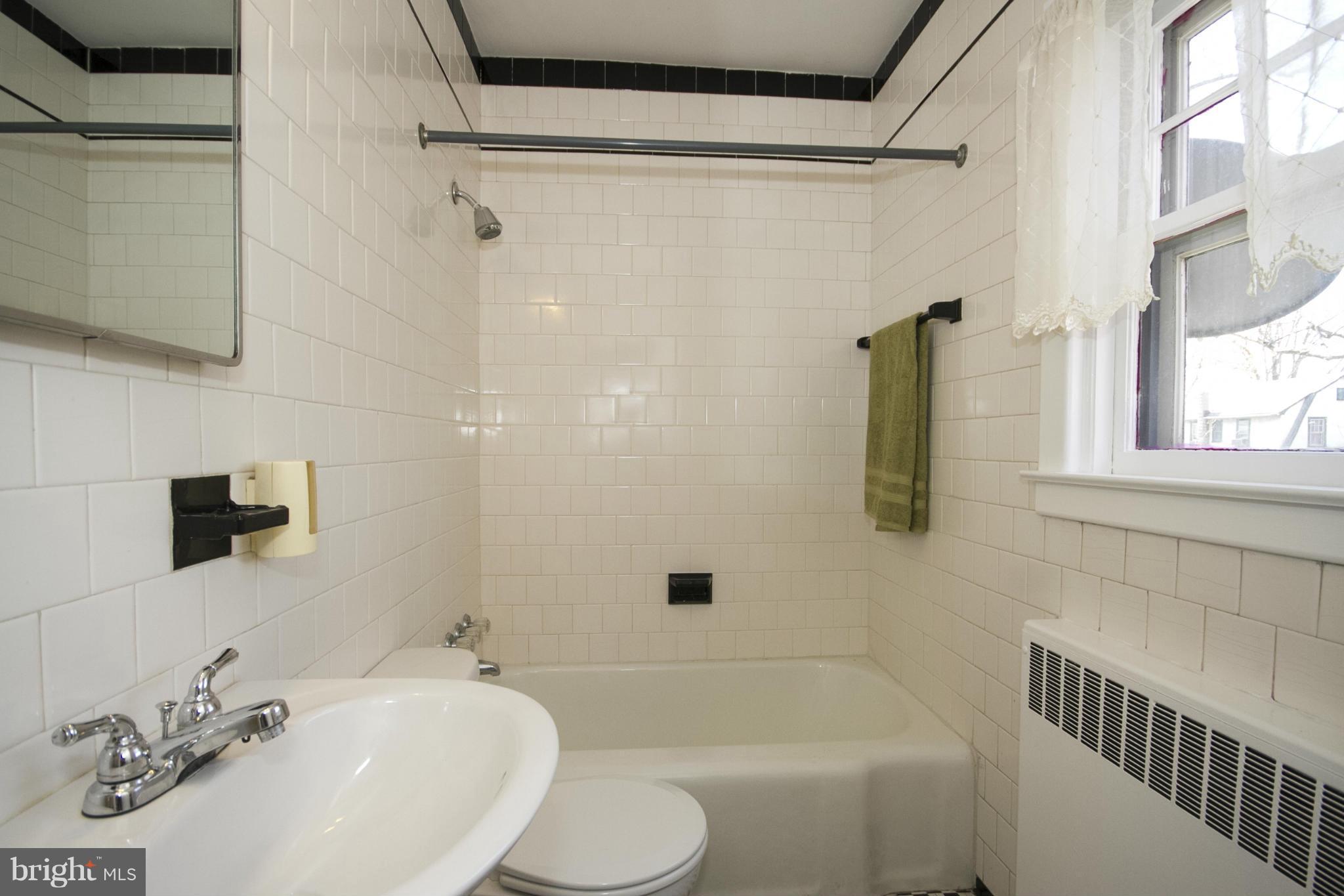 3317 Beverly Road Baltimore, MD 21214 - Photo 14 of 27 Bath - First Floor