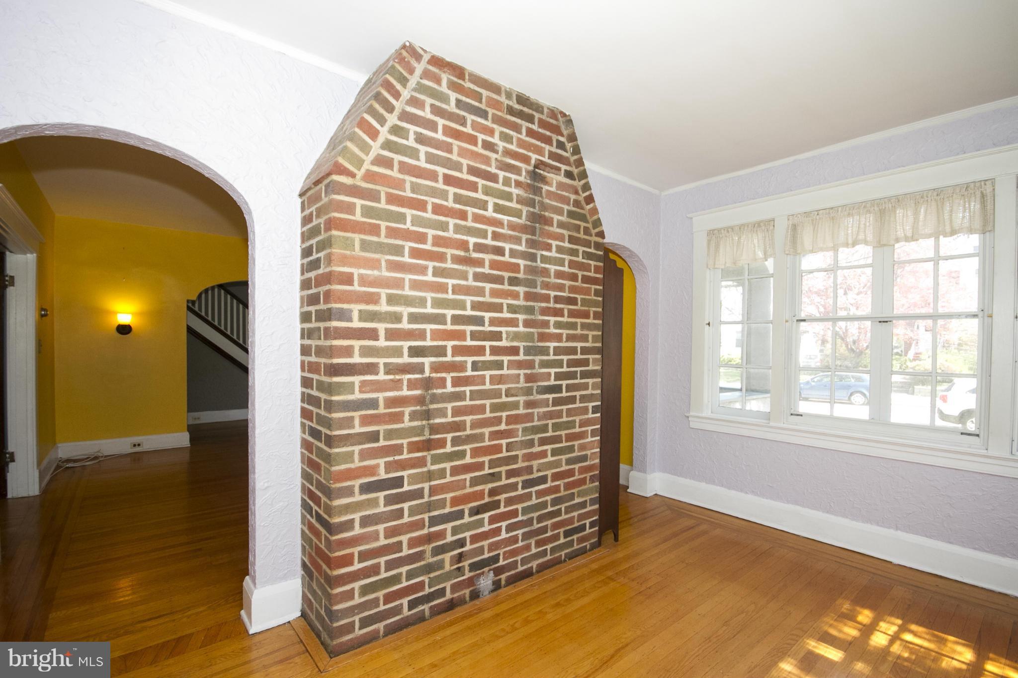 3317 Beverly Road Baltimore, MD 21214 - Photo 8 of 27 Sunroom looking toward Living Room