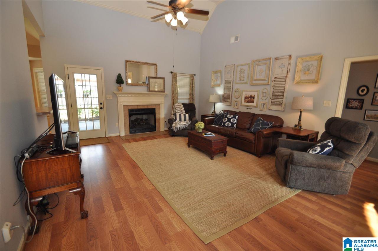 253 Queens Gate Alabaster, AL 35114 - Photo 2 of 11