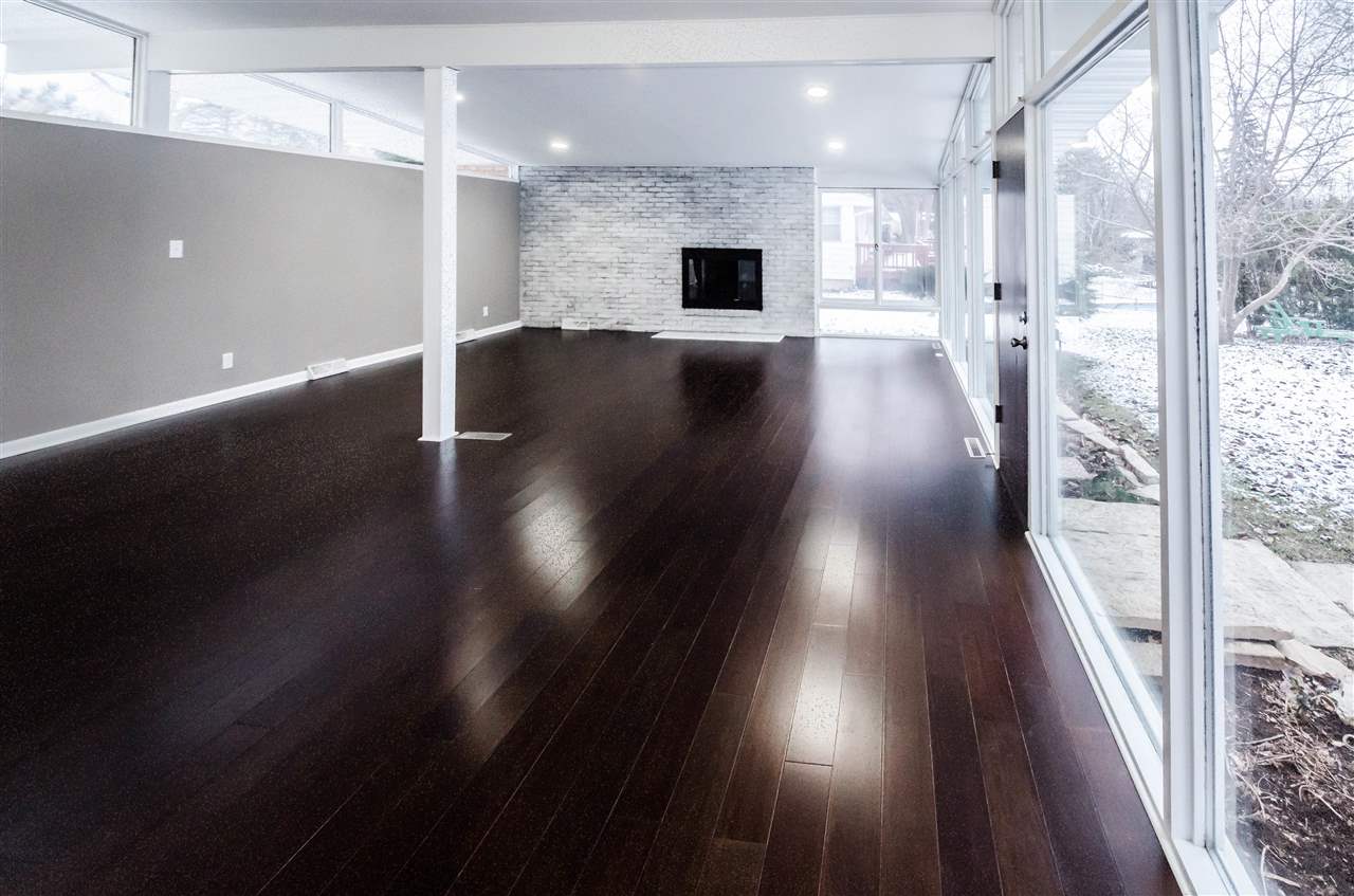 3209 North View Road Rockford, IL 61107 - Photo 4 of 25 a view of gallery with wooden floor