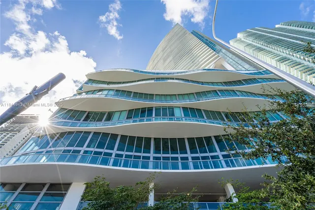 $745,000 | 888 Biscayne Boulevard, Unit 812, Miami, FL 33132