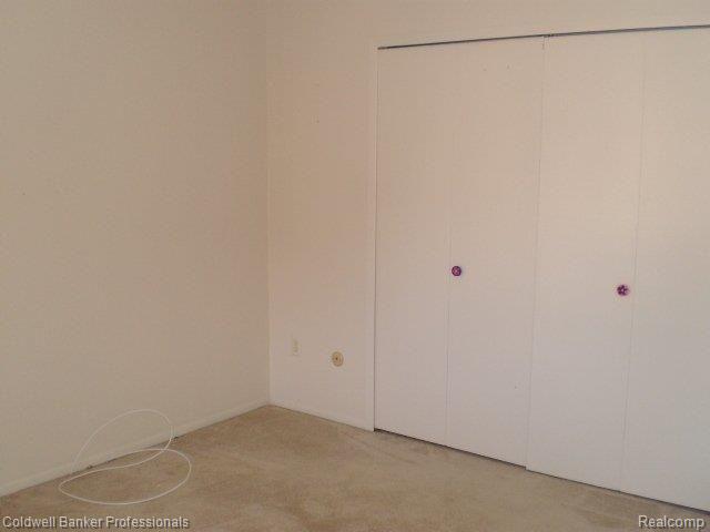 101 Stratford Lane, Unit 85 Rochester, MI 48309 - Photo 9 of 25 Bedroom 2