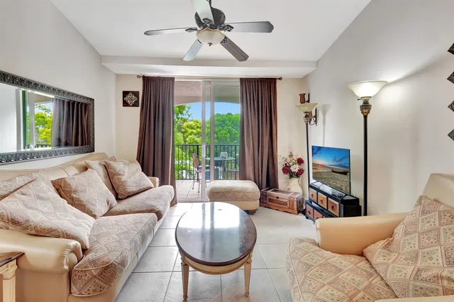 $2,200 | 923 Villa Circle, Boynton Beach, FL 33435