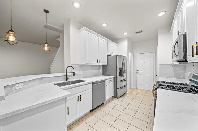 $1,750 | 16118 Market Garden Lane, Houston, TX 77084