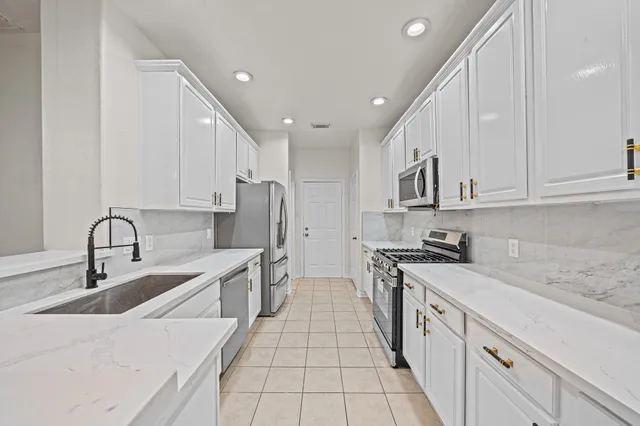 $1,750 | 16118 Market Garden Lane, Houston, TX 77084