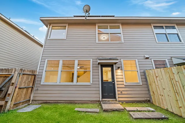 $1,750 | 16118 Market Garden Lane, Houston, TX 77084