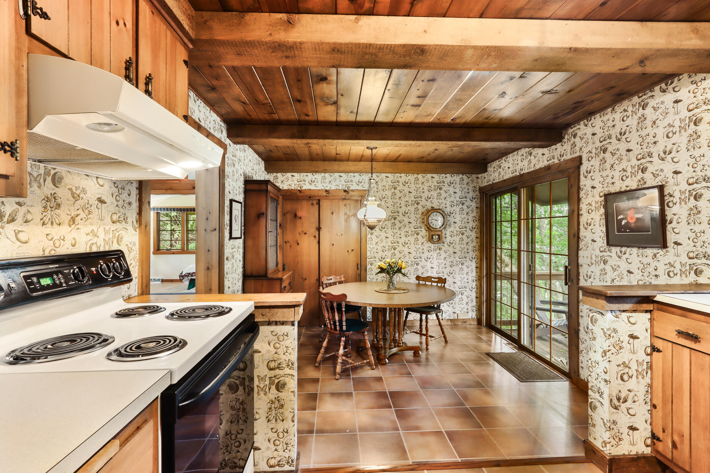 W3895 Timber Lake Road Troy, WI 53120 - Photo 48 of 64 Kitchen to eat-in area