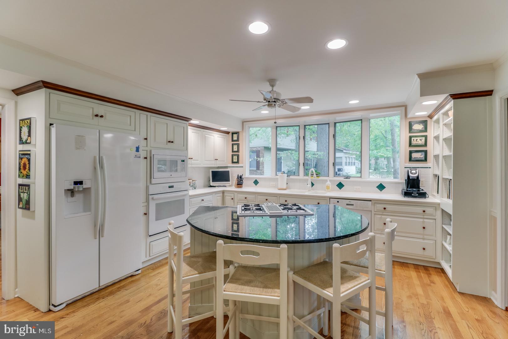 515 Troon Road Dover, DE 19904 - Photo 7 of 33 Kitchen with custom cabinetry.
