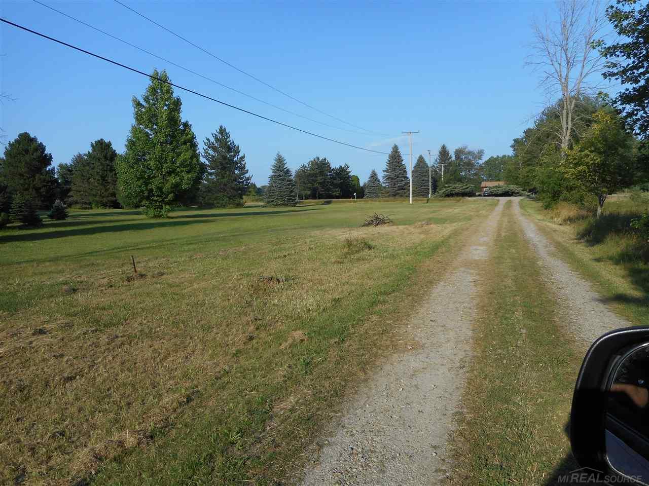 7090 Wildcat Road Croswell, MI 48422 - Photo 8 of 12 31393387-7.JPG