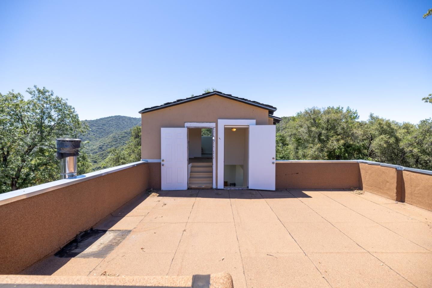 39700 Laurel Springs Road Carmel Valley, CA 93924 - Photo 35 of 52