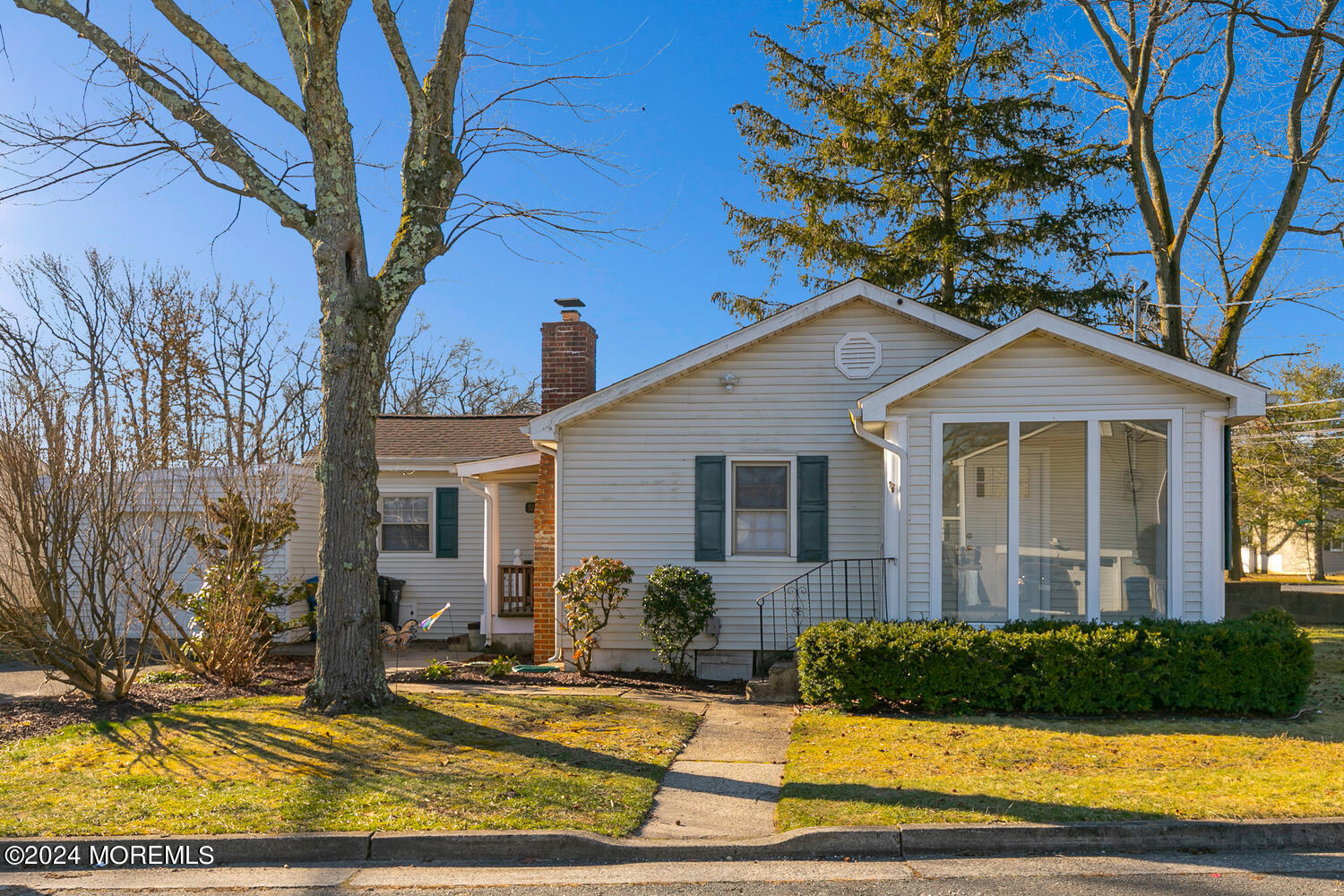 717 Harmony Rd Middletown-large-002-002-