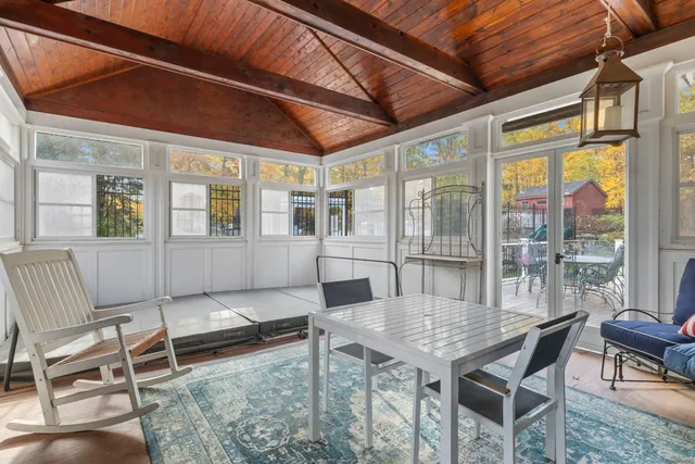 $749,000 | 4 Abbey Lane, Newtown, CT 06470