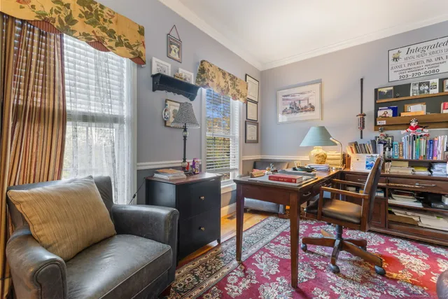 $749,000 | 4 Abbey Lane, Newtown, CT 06470