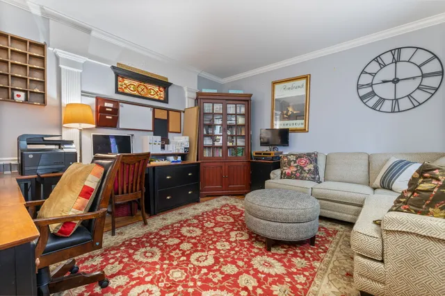 $749,000 | 4 Abbey Lane, Newtown, CT 06470