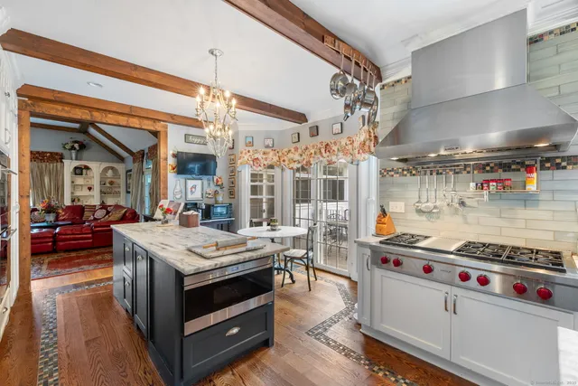 $749,000 | 4 Abbey Lane, Newtown, CT 06470