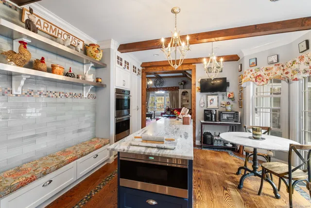 $749,000 | 4 Abbey Lane, Newtown, CT 06470