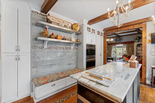 $749,000 | 4 Abbey Lane, Newtown, CT 06470