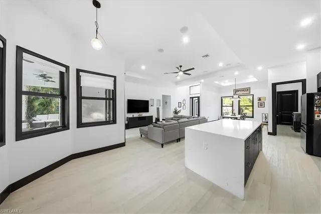 $945,000 | 28033 Oak Lane, Bonita Springs, FL 34135