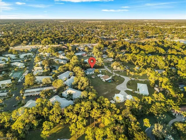 $945,000 | 28033 Oak Lane, Bonita Springs, FL 34135