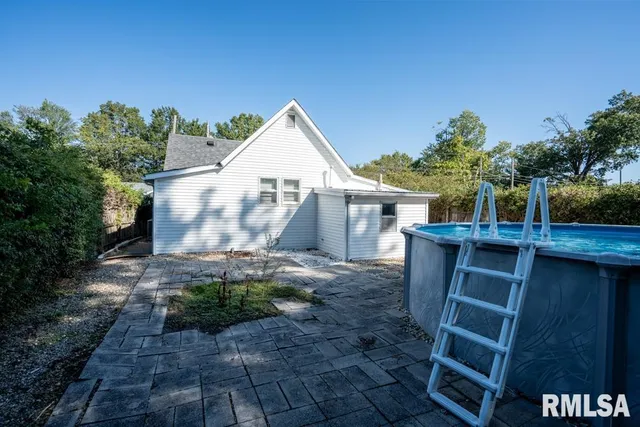 $94,900 | 1713 West Dewey Street, Marion, IL 62959