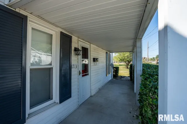 $94,900 | 1713 West Dewey Street, Marion, IL 62959