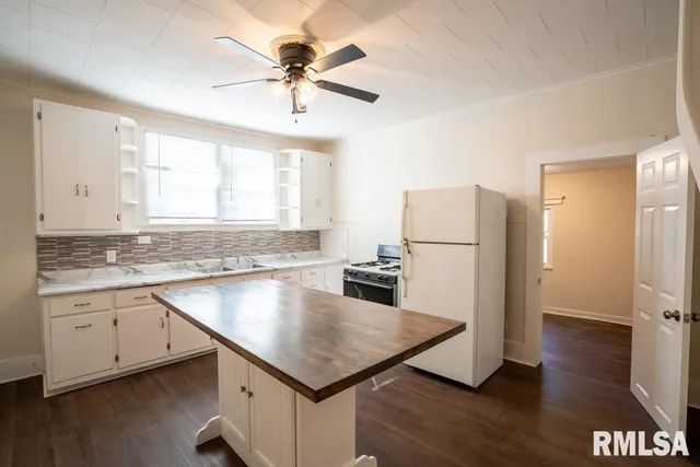 $94,900 | 1713 West Dewey Street, Marion, IL 62959