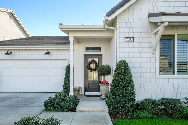 $594,999 | 968 Everglade Avenue, Clovis, CA 93619