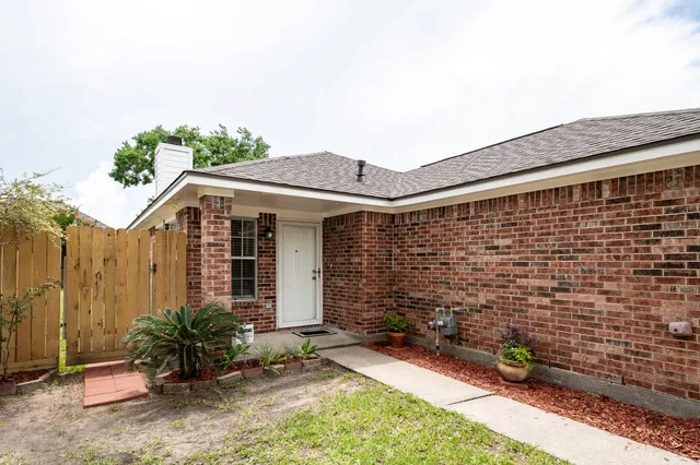 $235,000 | 4705 Meadowood Drive, Baytown, TX 77521